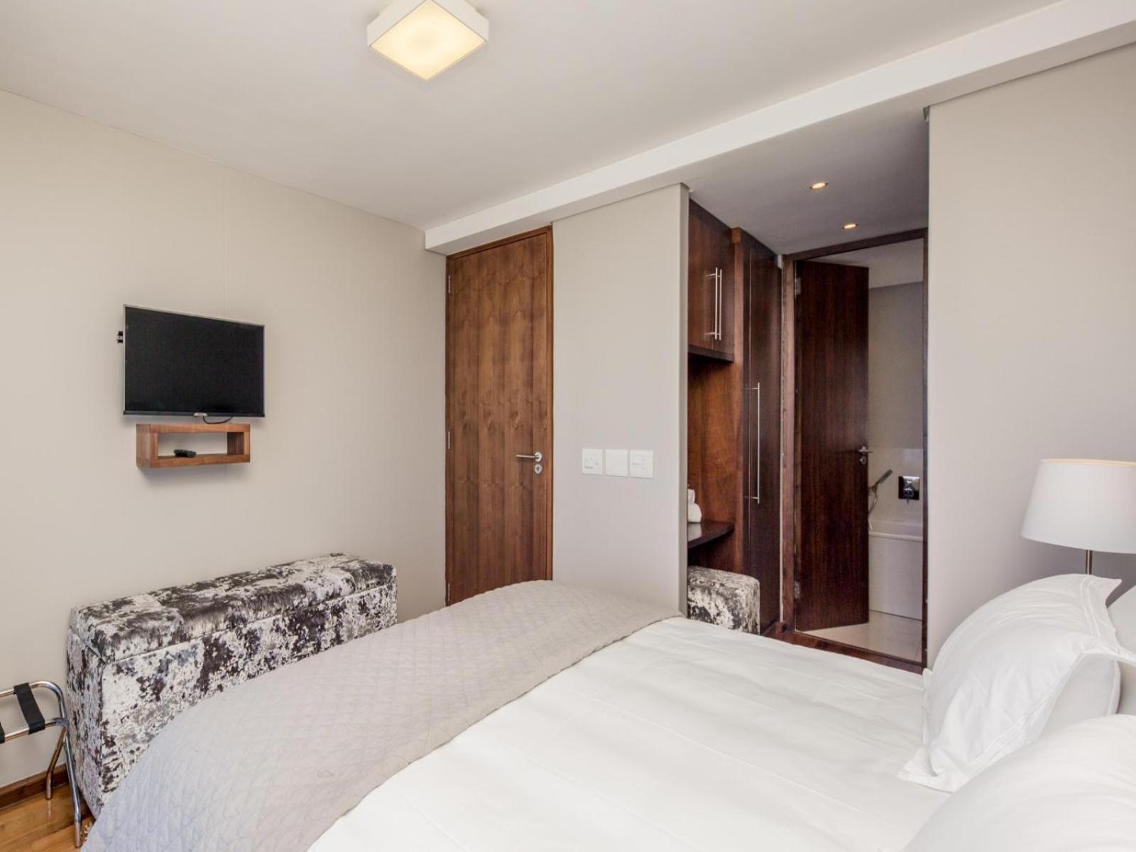 Infinity Self Catering Apartments Bloubergstrand Exterior photo